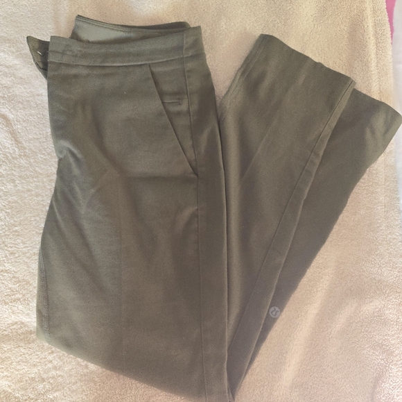 Lululemon City treck pants - Picture 2 of 2